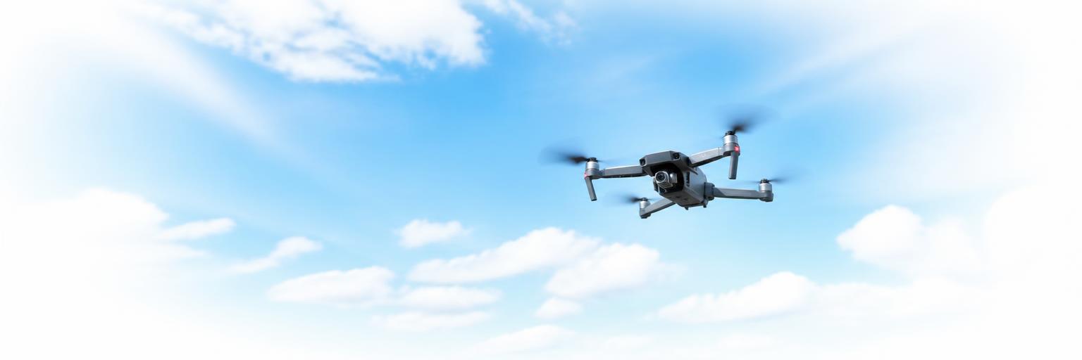 Bulutların arasında uçan drone